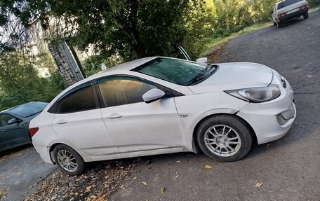 Hyundai Solaris II рестайлинг, 2013 год, 415 000 рублей, 3 фотография