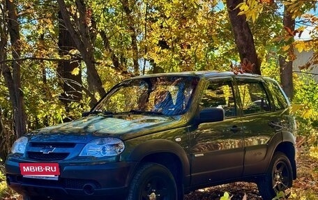 Chevrolet Niva I рестайлинг, 2015 год, 565 000 рублей, 2 фотография