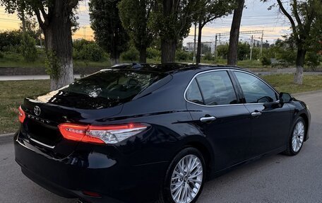 Toyota Camry, 2018 год, 2 930 000 рублей, 5 фотография