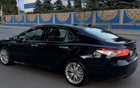 Toyota Camry, 2018 год, 2 930 000 рублей, 4 фотография