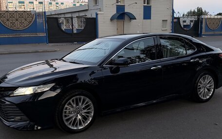 Toyota Camry, 2018 год, 2 930 000 рублей, 2 фотография