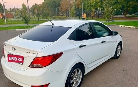Hyundai Solaris II рестайлинг, 2015 год, 1 200 000 рублей, 4 фотография