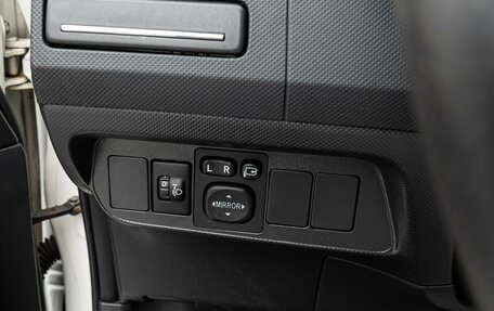 Toyota Auris II, 2011 год, 1 090 000 рублей, 20 фотография