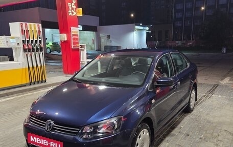 Volkswagen Polo VI (EU Market), 2013 год, 1 249 000 рублей, 2 фотография