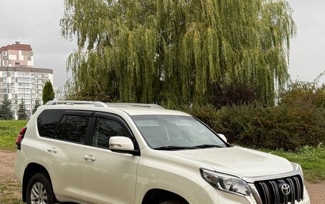 Toyota Land Cruiser Prado 150 рестайлинг 2, 2014 год, 3 000 000 рублей, 9 фотография