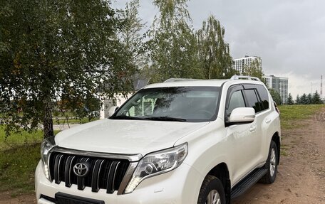 Toyota Land Cruiser Prado 150 рестайлинг 2, 2014 год, 3 000 000 рублей, 10 фотография
