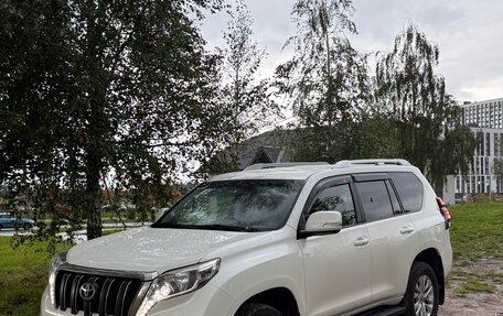 Toyota Land Cruiser Prado 150 рестайлинг 2, 2014 год, 3 000 000 рублей, 12 фотография
