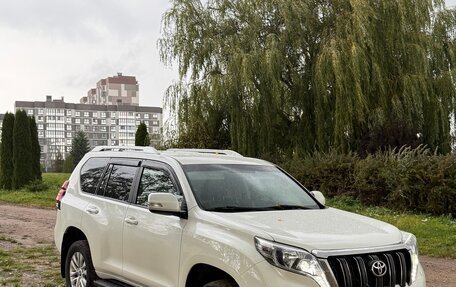 Toyota Land Cruiser Prado 150 рестайлинг 2, 2014 год, 3 000 000 рублей, 13 фотография