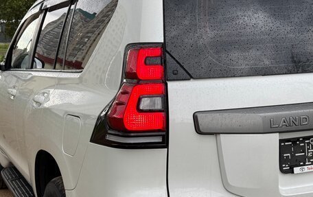 Toyota Land Cruiser Prado 150 рестайлинг 2, 2014 год, 3 000 000 рублей, 14 фотография