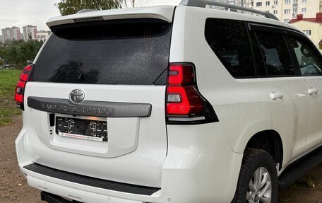 Toyota Land Cruiser Prado 150 рестайлинг 2, 2014 год, 3 000 000 рублей, 15 фотография