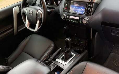 Toyota Land Cruiser Prado 150 рестайлинг 2, 2014 год, 3 000 000 рублей, 26 фотография