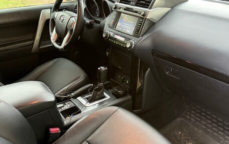 Toyota Land Cruiser Prado 150 рестайлинг 2, 2014 год, 3 000 000 рублей, 30 фотография