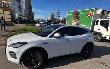 Jaguar E-Pace, 2017 год, 3 000 000 рублей, 3 фотография