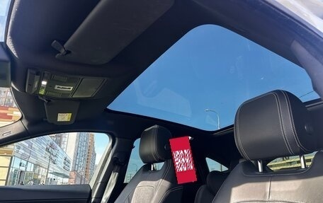 Jaguar E-Pace, 2017 год, 3 000 000 рублей, 15 фотография
