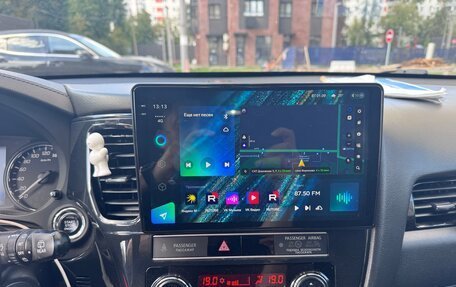 Mitsubishi Outlander III рестайлинг 3, 2019 год, 1 800 000 рублей, 7 фотография