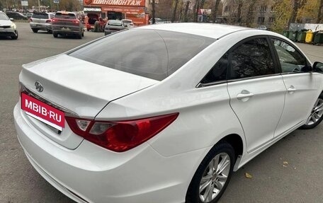 Hyundai Sonata VI, 2011 год, 1 050 000 рублей, 2 фотография