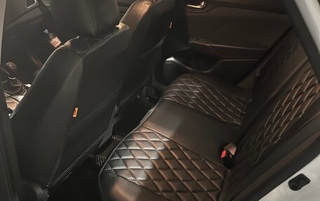 Hyundai Solaris II рестайлинг, 2017 год, 1 100 000 рублей, 5 фотография
