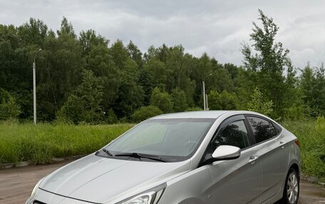 Hyundai Solaris II рестайлинг, 2013 год, 770 000 рублей, 3 фотография