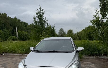 Hyundai Solaris II рестайлинг, 2013 год, 770 000 рублей, 1 фотография