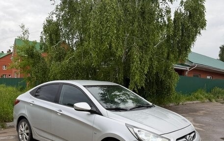 Hyundai Solaris II рестайлинг, 2013 год, 770 000 рублей, 2 фотография
