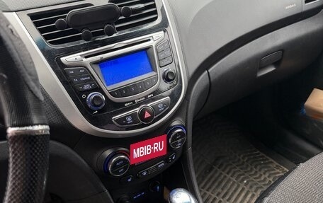 Hyundai Solaris II рестайлинг, 2013 год, 770 000 рублей, 6 фотография