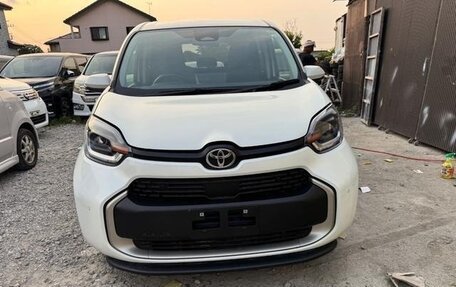 Toyota Sienta, 2023 год, 1 432 000 рублей, 5 фотография