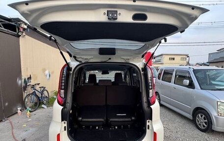 Toyota Sienta, 2023 год, 1 432 000 рублей, 19 фотография