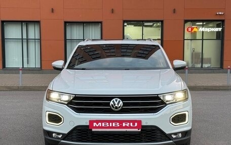 Volkswagen T-Roc I, 2020 год, 2 350 000 рублей, 2 фотография