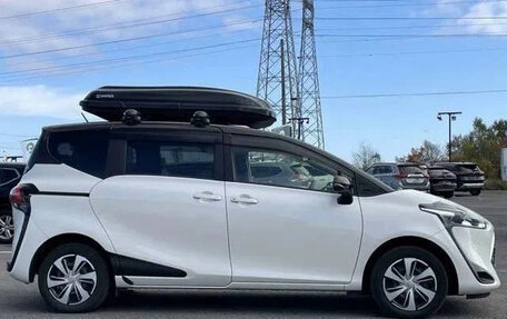 Toyota Sienta II, 2021 год, 1 241 000 рублей, 5 фотография