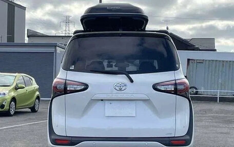 Toyota Sienta II, 2021 год, 1 241 000 рублей, 3 фотография
