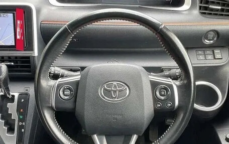 Toyota Sienta II, 2021 год, 1 241 000 рублей, 17 фотография