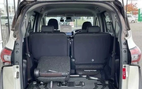 Toyota Sienta II, 2021 год, 1 241 000 рублей, 14 фотография