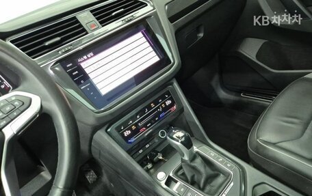 Volkswagen Tiguan II, 2023 год, 2 699 017 рублей, 10 фотография