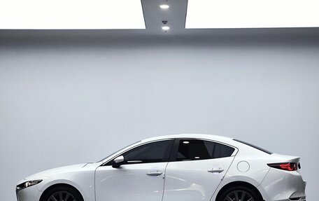 Mazda 3, 2023 год, 1 300 000 рублей, 4 фотография