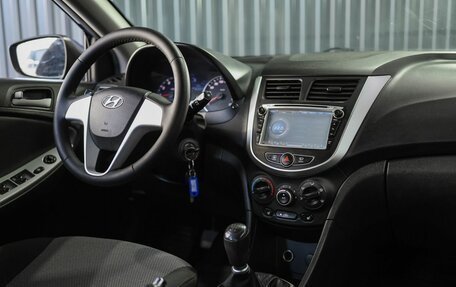 Hyundai Solaris II рестайлинг, 2011 год, 649 000 рублей, 10 фотография