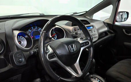Honda Fit III, 2010 год, 890 000 рублей, 15 фотография