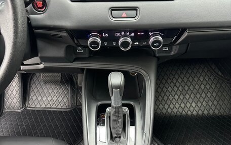 Honda Vezel, 2023 год, 1 900 000 рублей, 9 фотография