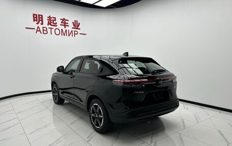 Honda Vezel, 2023 год, 1 900 000 рублей, 5 фотография