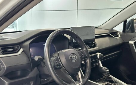 Toyota RAV4, 2023 год, 3 725 000 рублей, 7 фотография