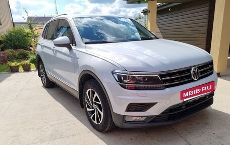 Volkswagen Tiguan II, 2018 год, 3 600 000 рублей, 3 фотография