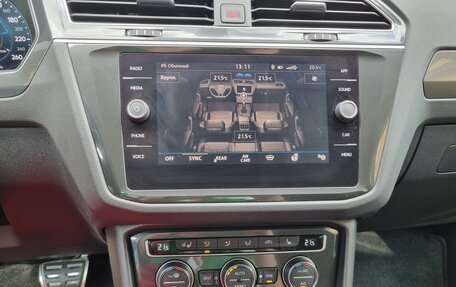 Volkswagen Tiguan II, 2018 год, 3 600 000 рублей, 13 фотография