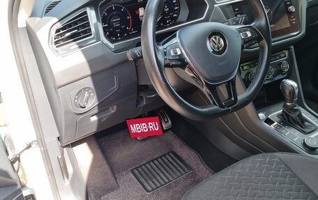 Volkswagen Tiguan II, 2018 год, 3 600 000 рублей, 11 фотография