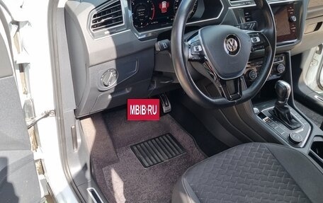 Volkswagen Tiguan II, 2018 год, 3 600 000 рублей, 9 фотография