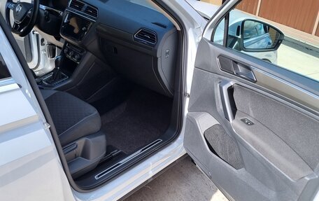 Volkswagen Tiguan II, 2018 год, 3 600 000 рублей, 22 фотография