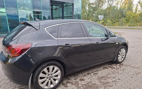 Opel Astra J, 2011 год, 629 000 рублей, 2 фотография