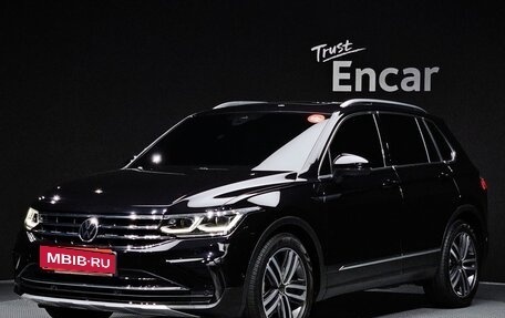 Volkswagen Tiguan II, 2022 год, 2 815 000 рублей, 1 фотография