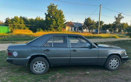 Mercedes-Benz E-Класс, 1992 год, 250 000 рублей, 4 фотография