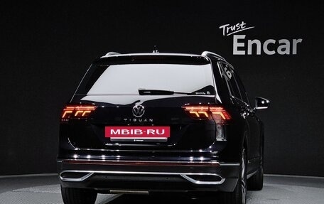 Volkswagen Tiguan II, 2022 год, 2 815 000 рублей, 3 фотография