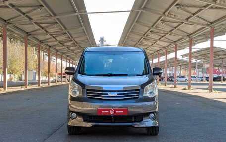 Toyota Noah III, 2012 год, 1 699 900 рублей, 3 фотография