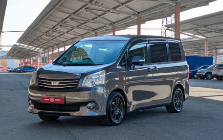 Toyota Noah III, 2012 год, 1 699 900 рублей, 4 фотография